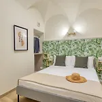 Casa Dritta -boutique In Alta Lägenhet Bordighera