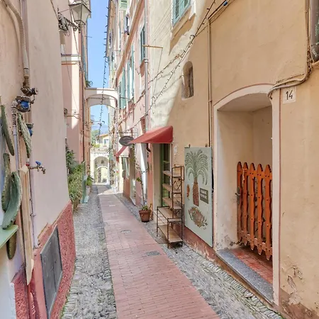 Casa Dritta -boutique In Alta Апартаменты Бордигера