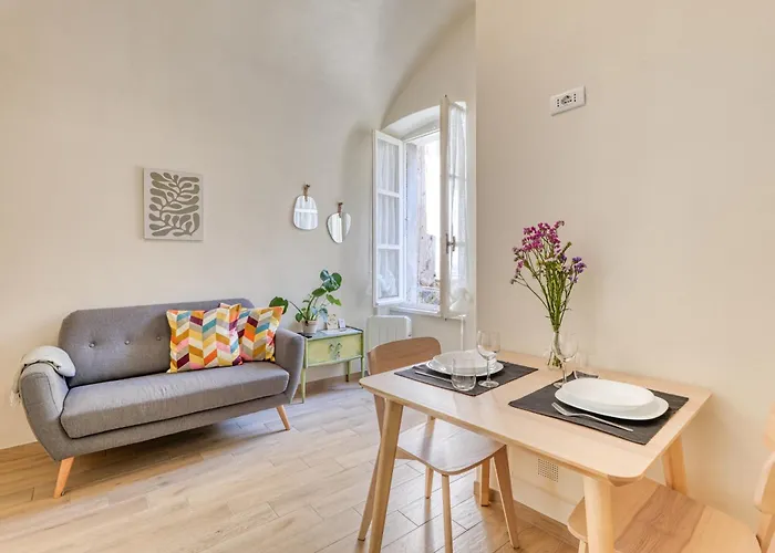Casa Dritta -boutique In Alta Бордигера