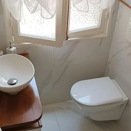Casa Dritta Apartment *