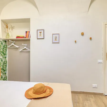 Casa Dritta Apartment *