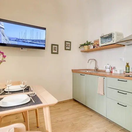 Casa Dritta Apartment