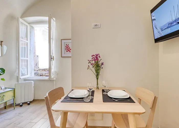 Casa Dritta -boutique In Alta Appartement