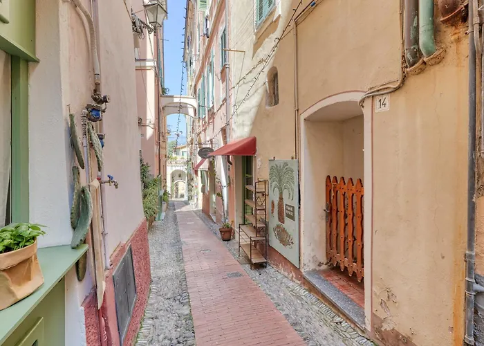 Casa Dritta -boutique In Alta Appartement Bordighera